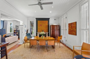 Grand Edgecliff Manor City Views & Parking, Sydney